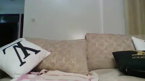 glossybae online show from 10.18.25