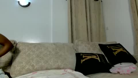 glossybae online show from 11.20.25