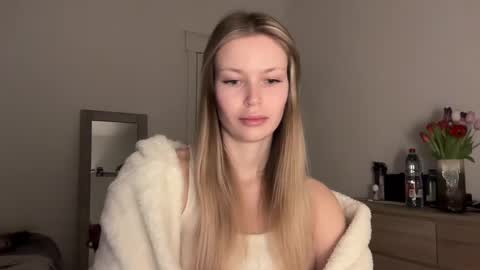 glow_angel online show from 01.30.25