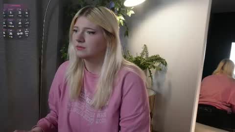 glowkittenx online show from 12.01.25