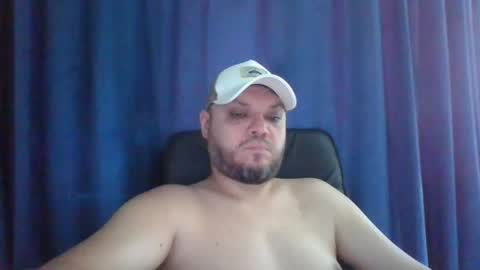 Snapshot of glusgan chatting on 07.16.26 Your boy online show from 07.16.26