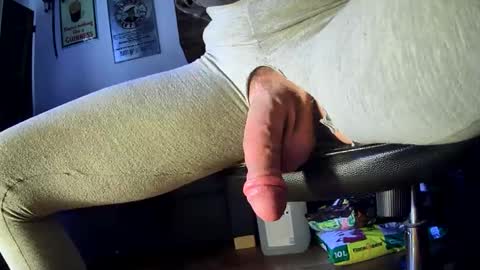 Snapshot of gnaatsch12 chatting on 03.01.25 gnaatsch online show from 03.01.25