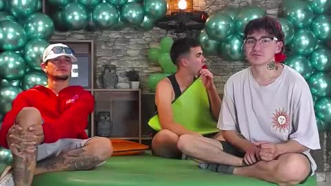 THOMAS AND DAMIAND online show from 02.13.25