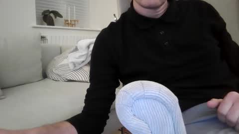 Gnusmas4you online show from 12.17.25