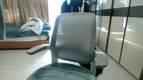 Snapshot of gnyeon chatting on 02.17.25 korboy online show from 02.17.25