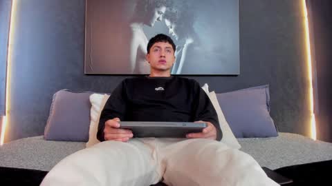 Snapshot of god_of_olympus1 chatting on 12.12.24 steven online show from 12.12.24