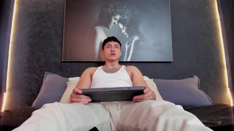 Snapshot of god_of_olympus1 chatting on 01.04.25 steven online show from 01.04.25