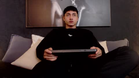 Snapshot of god_of_olympus1 chatting on 01.08.25 steven online show from 01.08.25