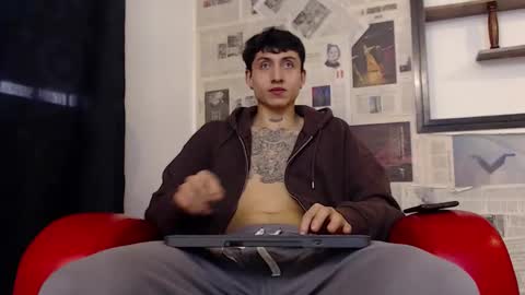 Snapshot of god_of_olympus1 chatting on 11.22.25 steven online show from 11.22.25