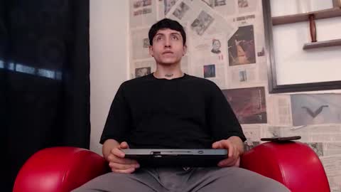 Snapshot of god_of_olympus1 chatting on 11.25.25 steven online show from 11.25.25