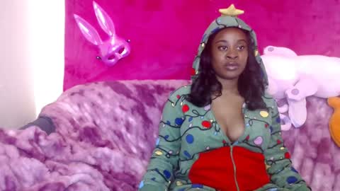 Snapshot of goddess_aaliyah chatting on 12.25.24 goddess_aaliyah online show from 12.25.24