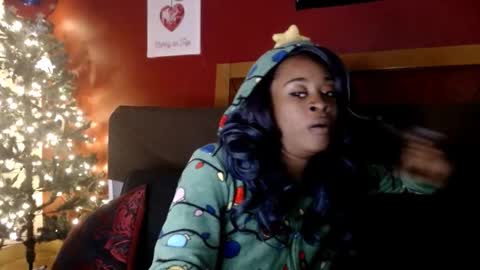 Snapshot of goddess_aaliyah chatting on 11.28.25 goddess_aaliyah online show from 11.28.25