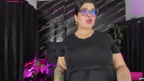 Snapshot of goddess_arethaozz chatting on 06.21.26 Aretha online show from 06.21.26