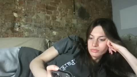 Snapshot of goddess_larz chatting on 09.12.25 goddess_larz online show from 09.12.25