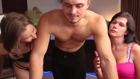   330 UTC2 girls   online show from 12.05.24