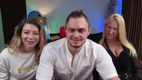   330 UTC2 girls   online show from 12.07.24