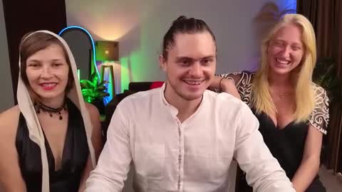   330 UTC2 girls   online show from 12.13.24