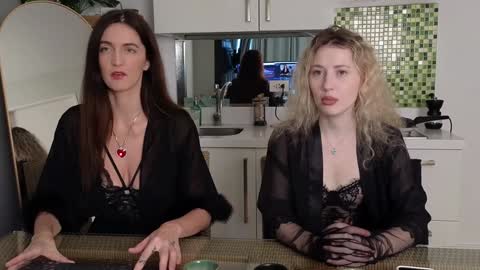   330 UTC2 girls   online show from 01.21.25