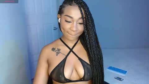 Snapshot of goddess_val chatting on 11.06.25 Valentina online show from 11.06.25