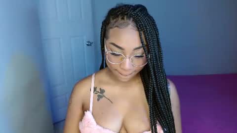 Snapshot of goddess_val chatting on 08.01.26 Valentina online show from 08.01.26