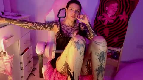 vee online show from 04.15.26