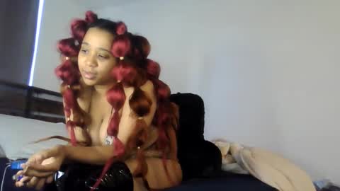 Snapshot of goddessdiiamond chatting on 09.12.25 goddessdiiamond online show from 09.12.25