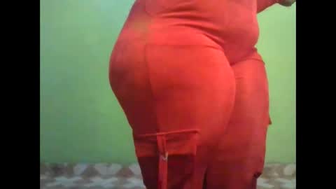 Snapshot of goddessebon chatting on 10.20.25 shasha big online show from 10.20.25