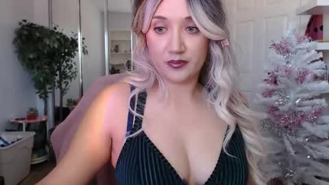 Snapshot of goddessemmy chatting on 12.16.25 Goddess Emmy online show from 12.16.25