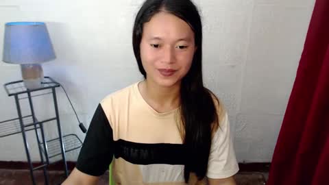 Snapshot of goddesses_slut247752 chatting on 12.15.24 Ronel online show from 12.15.24