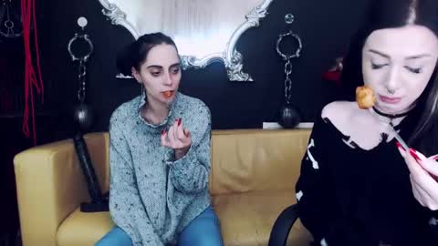 Snapshot of goddessgeorgia chatting on 01.04.25 Goddess Georgia online show from 01.04.25