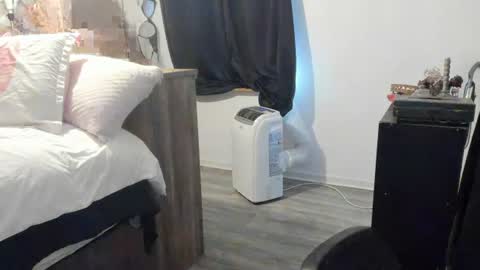 Snapshot of goddesskallie chatting on 07.22.26 Kallie online show from 07.22.26