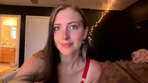 Snapshot of goddessquinncy chatting on 06.19.26 goddessquinncy online show from 06.19.26