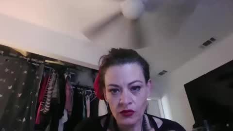 goddessrae19 online show from 12.02.25