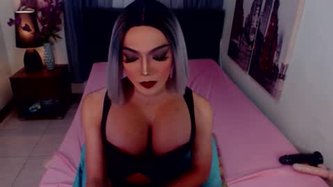 Snapshot of goddessselfsucker chatting on 03.04.26 Lucy Pearl online show from 03.04.26