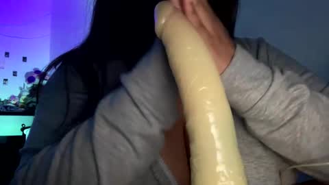 Yue online show from 12.14.24