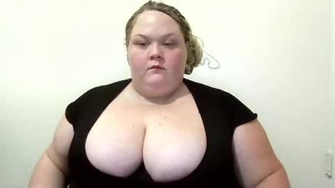 Snapshot of godessisabella chatting on 06.27.26 godessisabella online show from 06.27.26