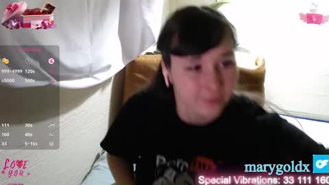 Snapshot of gold_mary_ chatting on 02.04.25 Mary online show from 02.04.25