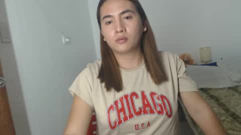 Snapshot of goldbella_ chatting on 02.11.25 bella online show from 02.11.25