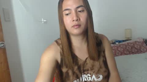 Snapshot of goldbella_ chatting on 03.12.25 bella online show from 03.12.25