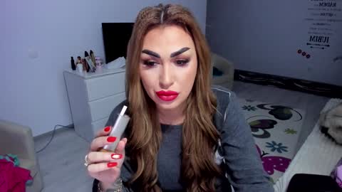 Nicole.. online show from 01.17.25