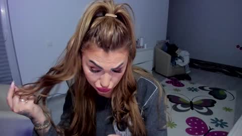 Nicole.. online show from 01.27.25