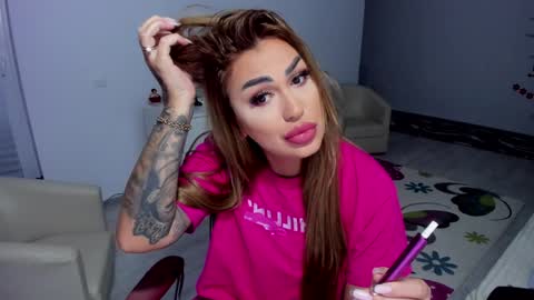 Nicole.. online show from 02.05.25