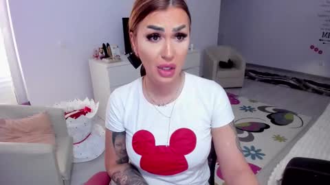 Nicole.. online show from 02.20.25