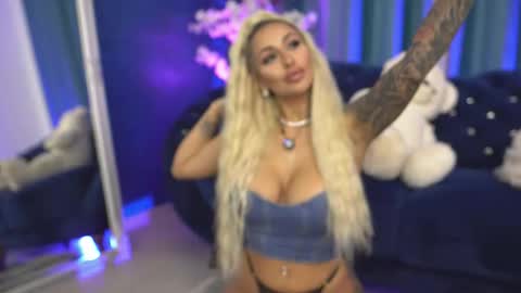 GoldenAmberX online show from 09.30.25