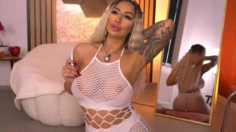 GoldenAmberX online show from 02.12.26