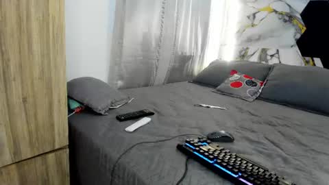 Snapshot of goldendesirexx_ chatting on 06.28.26 Golden online show from 06.28.26