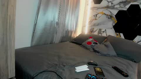 Snapshot of goldendesirexx_ chatting on 06.29.26 Golden online show from 06.29.26
