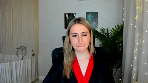 Olivia online show from 03.05.25