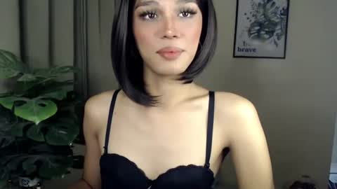 Snapshot of goldenlily69 chatting on 06.06.26 Lily is Gold online show from 06.06.26