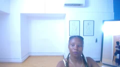 Snapshot of goldenn_ass1 chatting on 02.28.25 goldenn_ass1 online show from 02.28.25